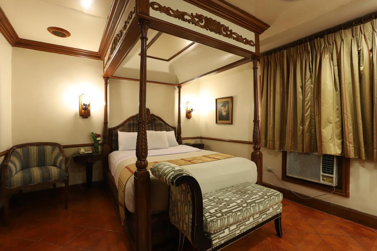 Camelot Hotel Quezon City Exterior photo