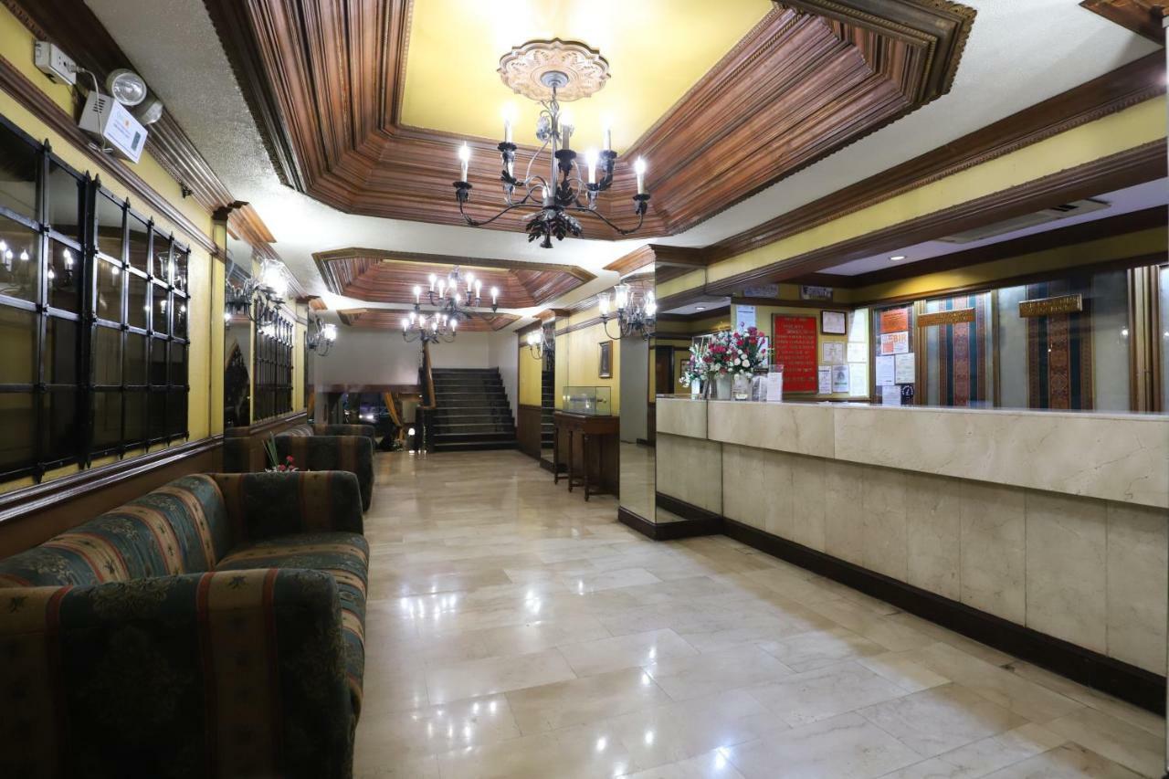 Camelot Hotel Quezon City Exterior photo